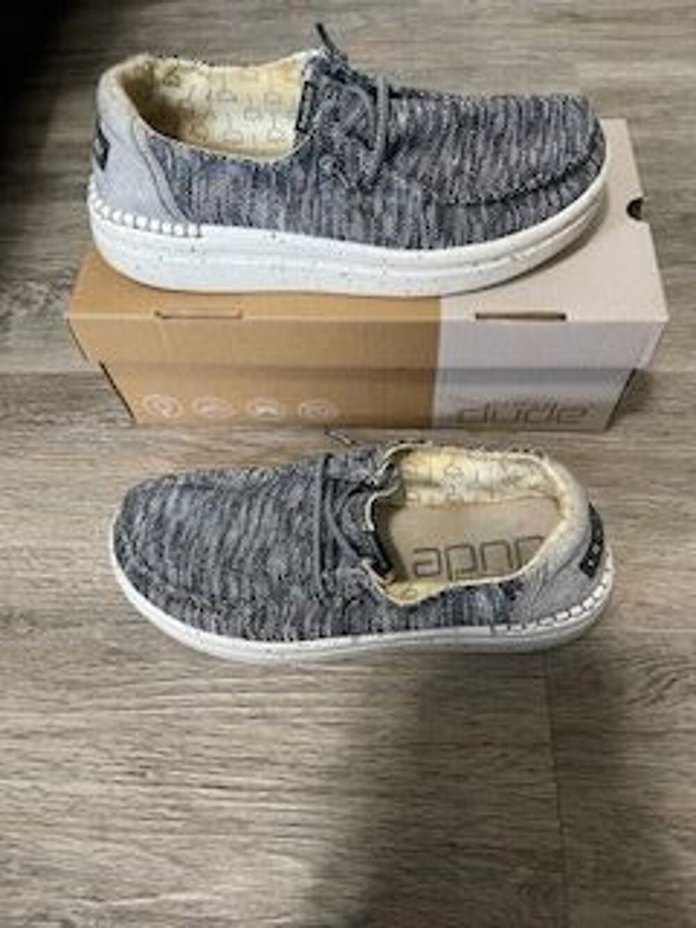 #S145 LIGHTLY WORN Hey Dude Wendy rise sox grey slip-on shoes Women's size 8